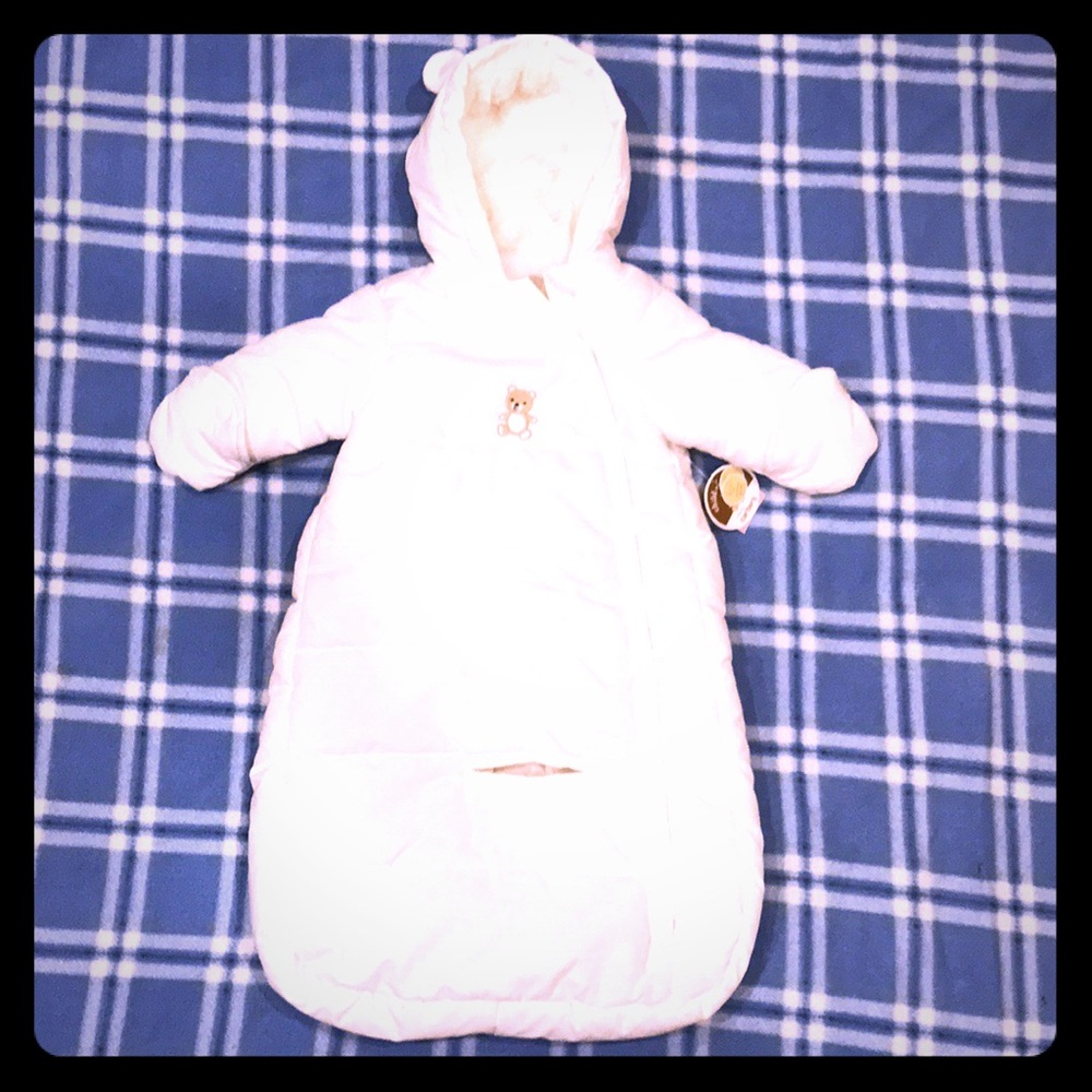 Carters 0-3 mos snowsuit -NWT